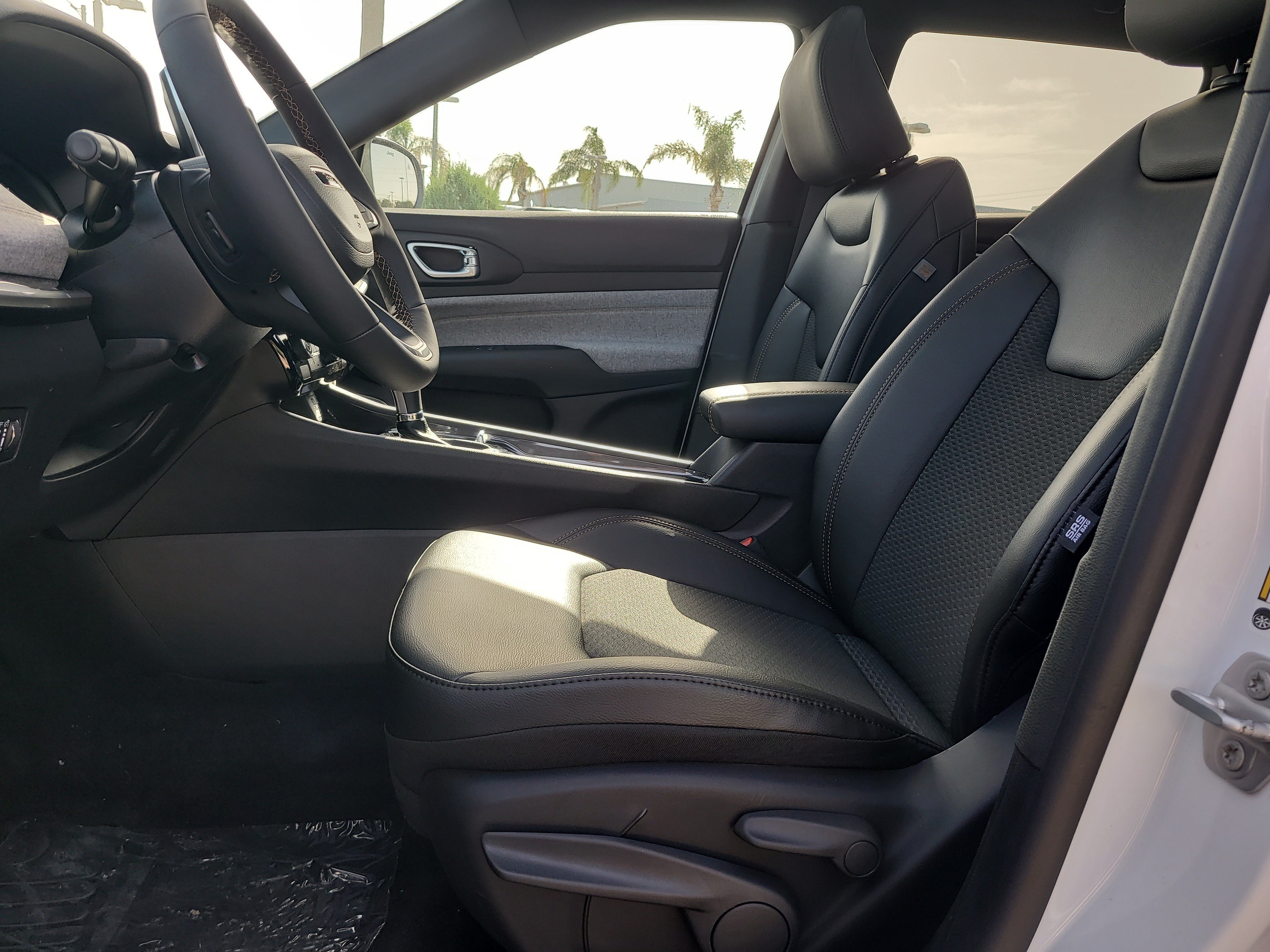New 2026 Jeep Compass Latitude AWD/4WD image 14