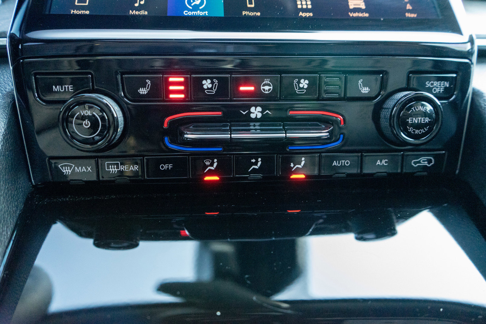 Used 2025 Jeep Grand Cherokee Overland image 21