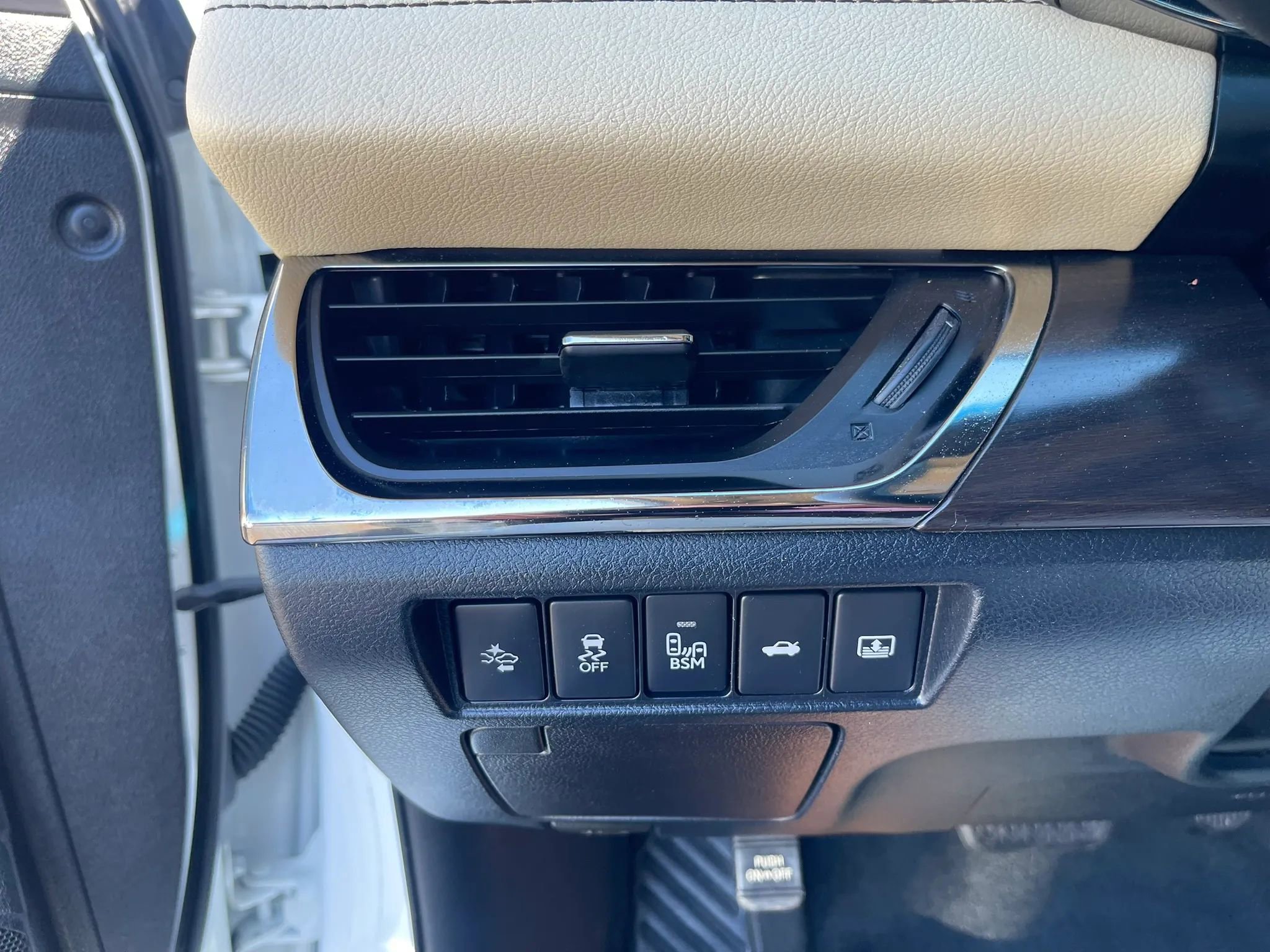 Used 2017 Toyota Avalon XLE Premium FWD image 14