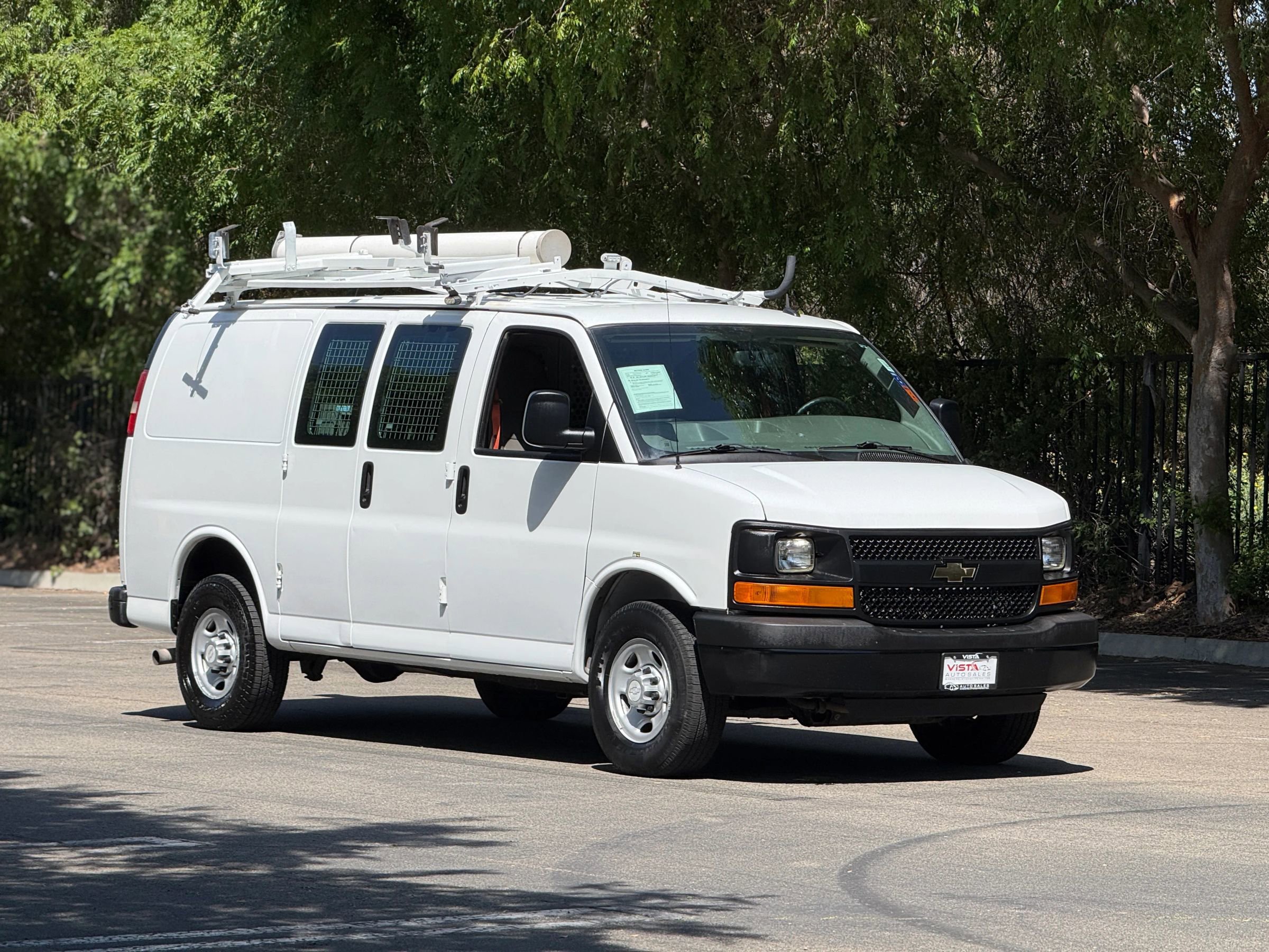 Used 2015 Chevrolet Express 2500 Van 3D image 7