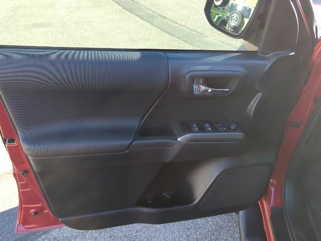 Used 2023 Toyota Tacoma TRD Off-Road image 16