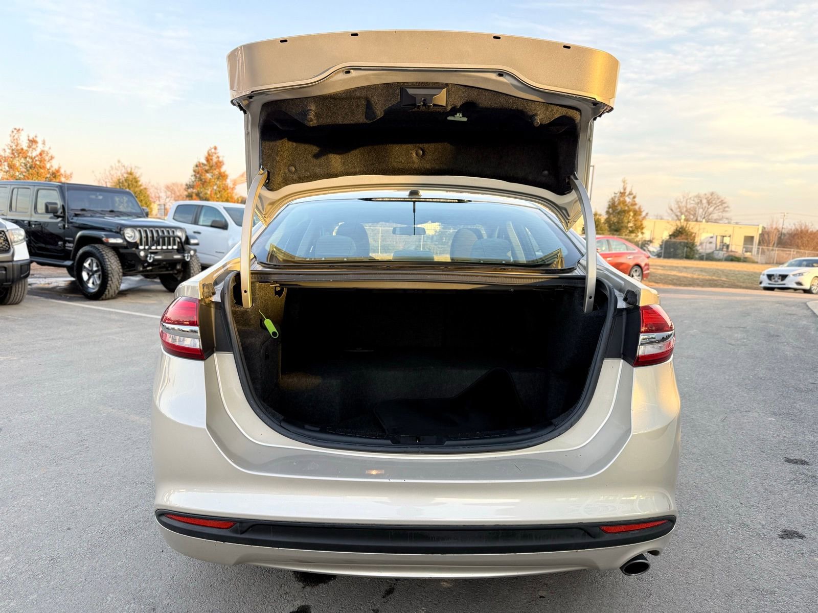 Used 2018 Ford Fusion S FWD image 39