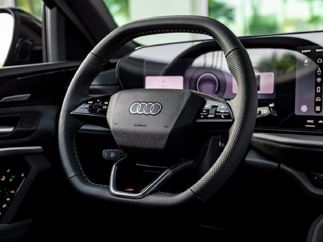 New 2026 Audi SQ5 Prestige AWD/4WD image 20