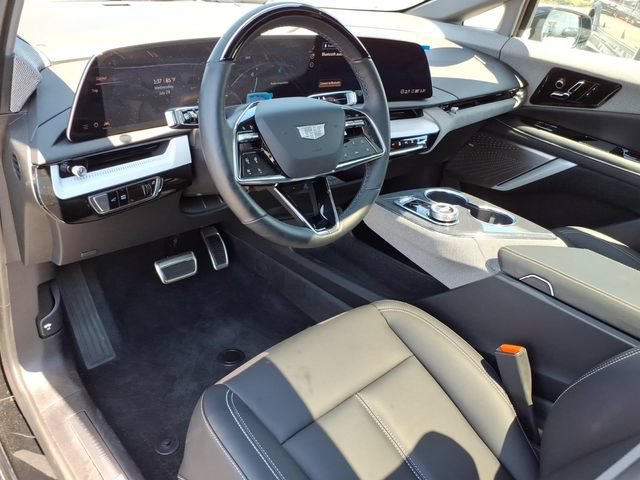 New 2026 Cadillac Optiq Luxury 1 RWD image 3