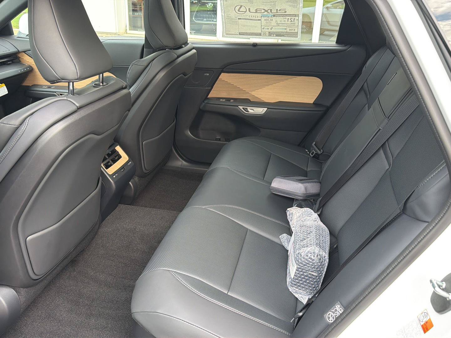 New 2026 Lexus ES 350e w/ Accessory Package (Z2) FWD image 11