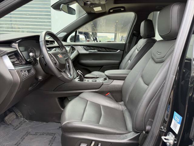 Used 2024 Cadillac XT6 Premium Luxury w/ LPO, Floor Liner Package AWD/4WD image 20