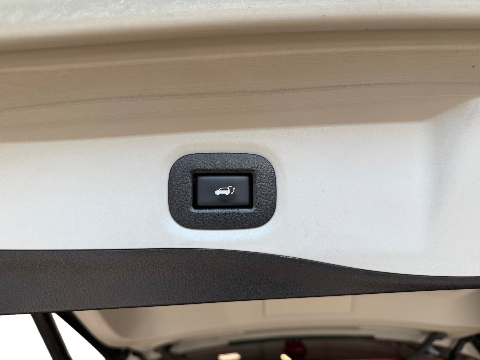 Used 2018 Nissan Rogue SL FWD image 21