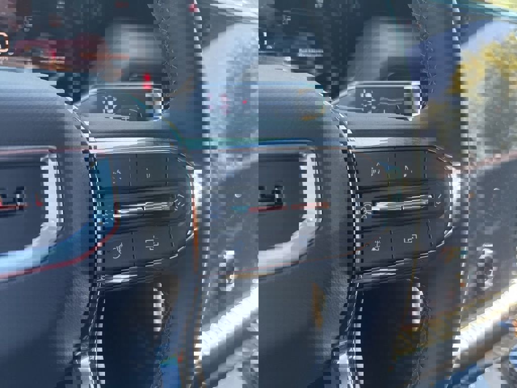 New 2025 GMC Yukon XL Denali w/ Sun & Power Step Package image 28