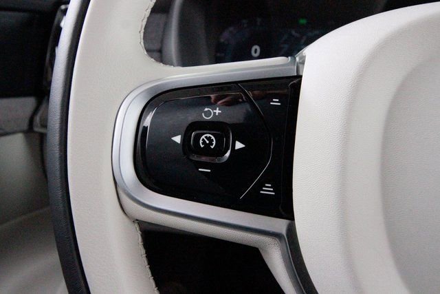 Used 2025 Volvo XC90 B6 Ultra w/ Protection Package image 17