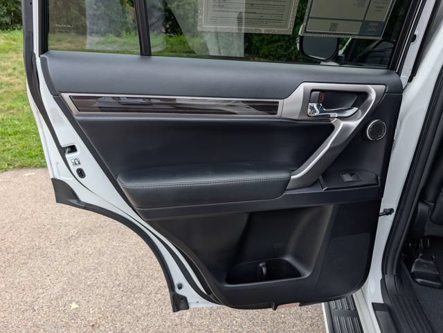 Used 2023 Lexus GX 460 Luxury w/ Sport Design Package AWD/4WD image 35