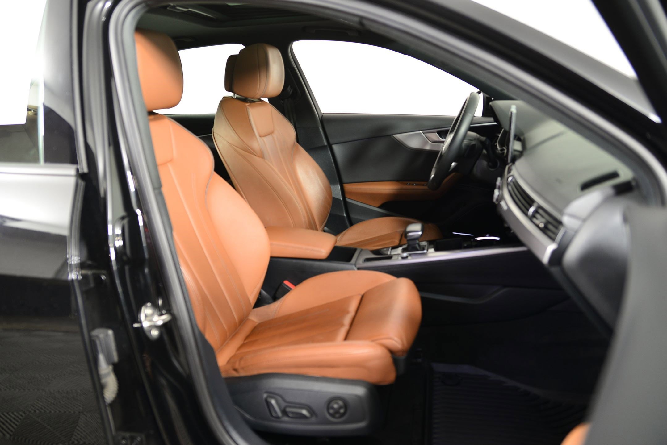 Used 2023 Audi A4 2.0T Premium Plus w/ Premium Plus Package image 17