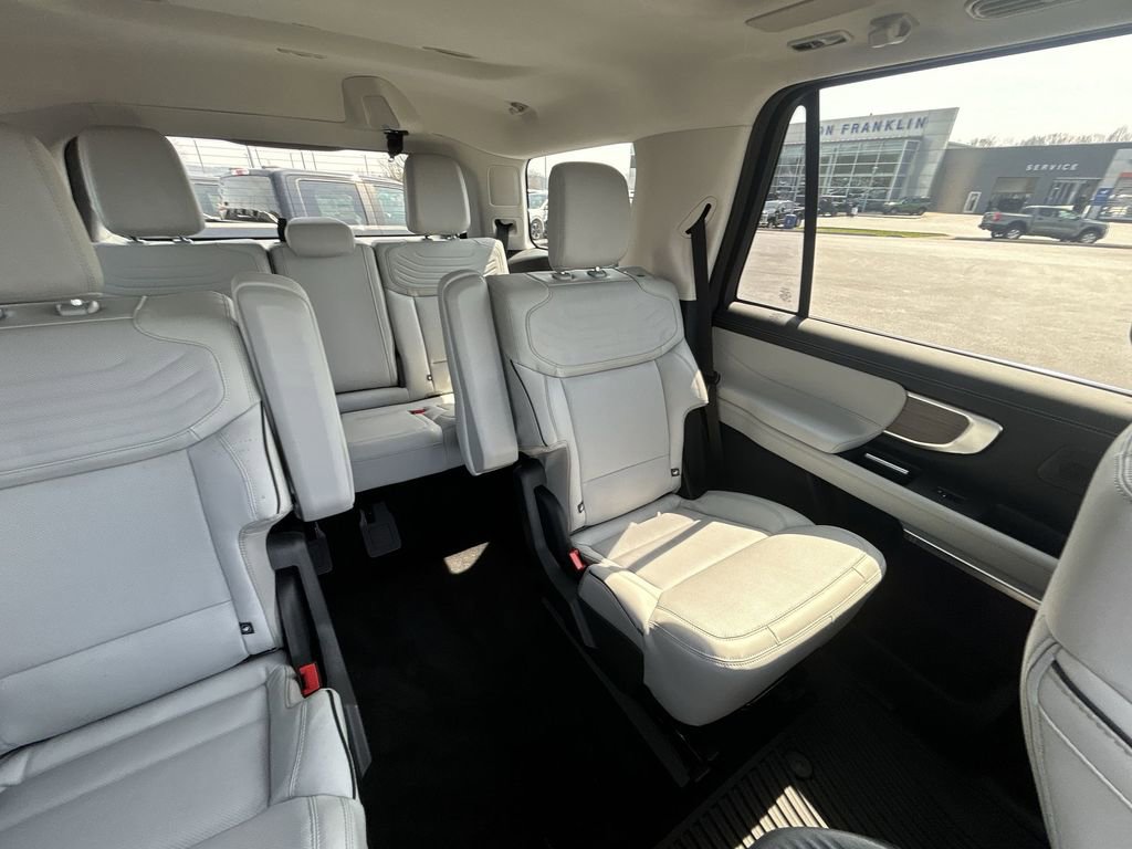 New 2026 Ford Expedition Platinum image 15