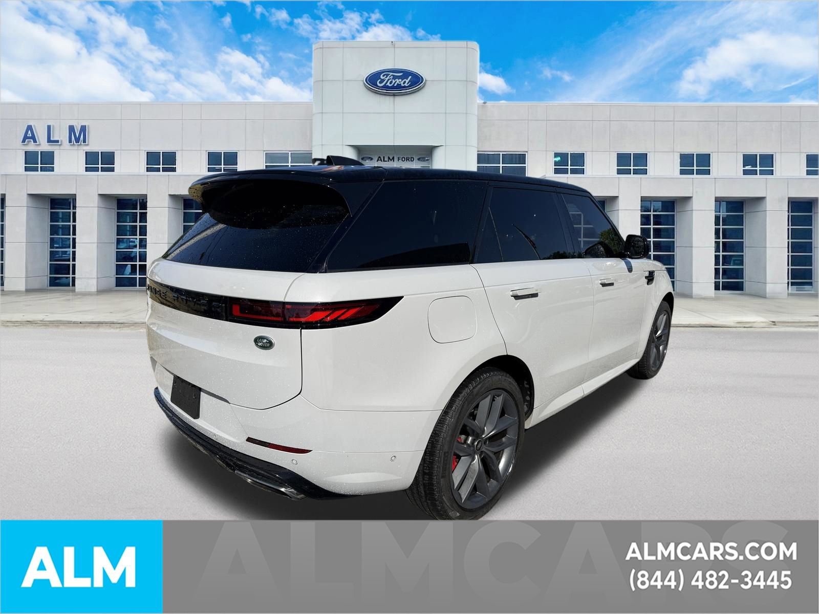 Used 2023 Land Rover Range Rover Sport SE Dynamic image 5