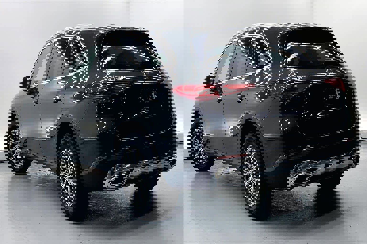 Used 2023 Mercedes-Benz GLC 300 image 3