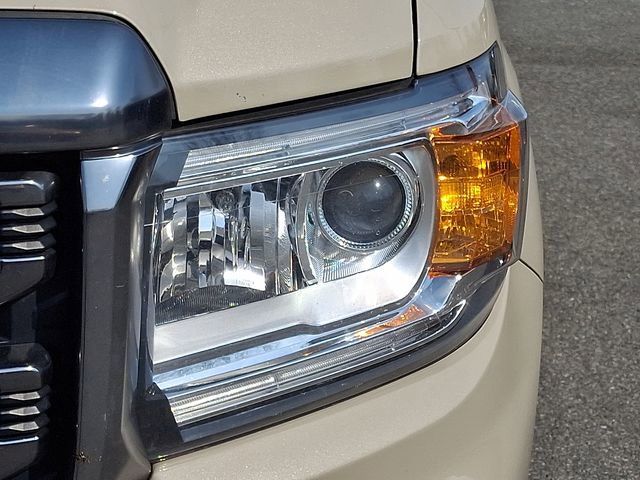 Used 2022 GMC Canyon AT4 w/ Trailering Package image 9