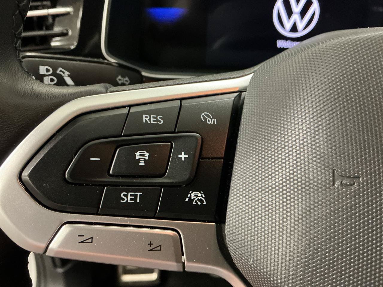 Used 2025 Volkswagen Jetta Sport FWD image 8