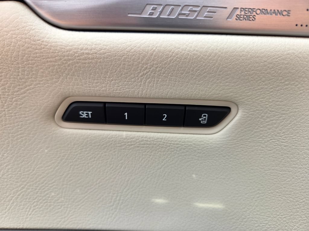 Used 2024 Cadillac XT6 Premium Luxury AWD/4WD image 15