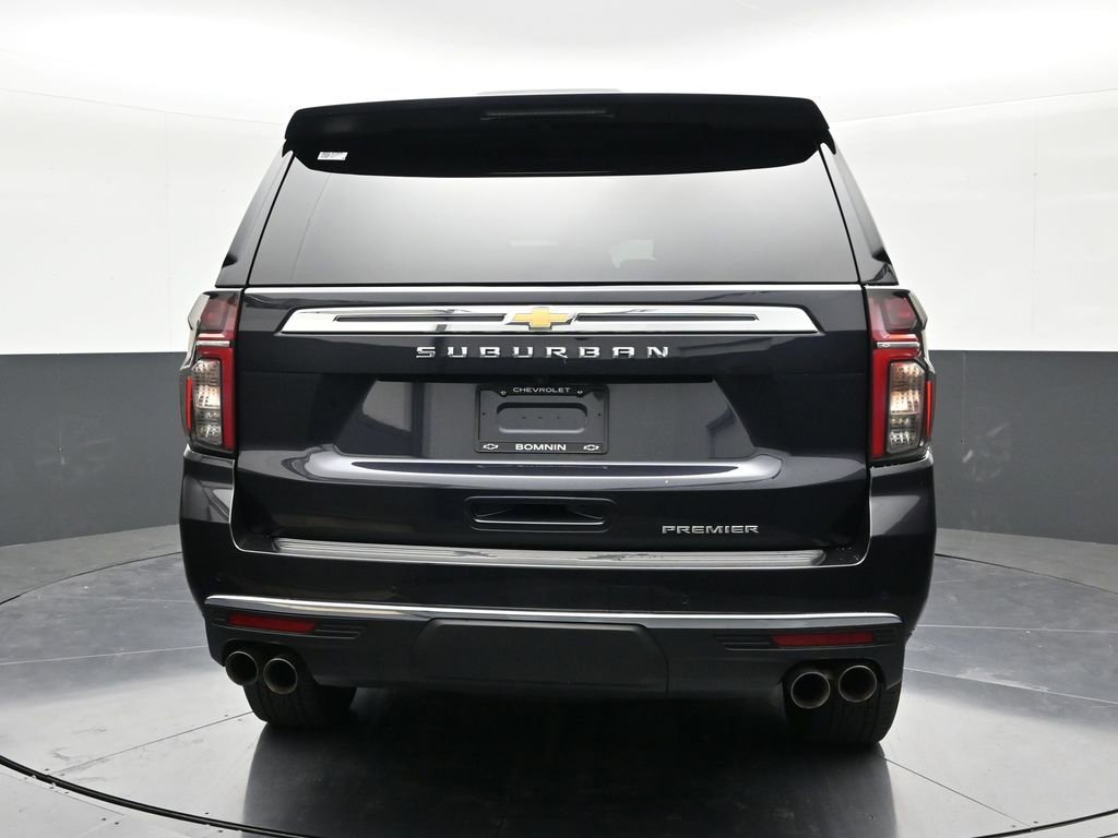 Used 2024 Chevrolet Suburban Premier RWD image 4