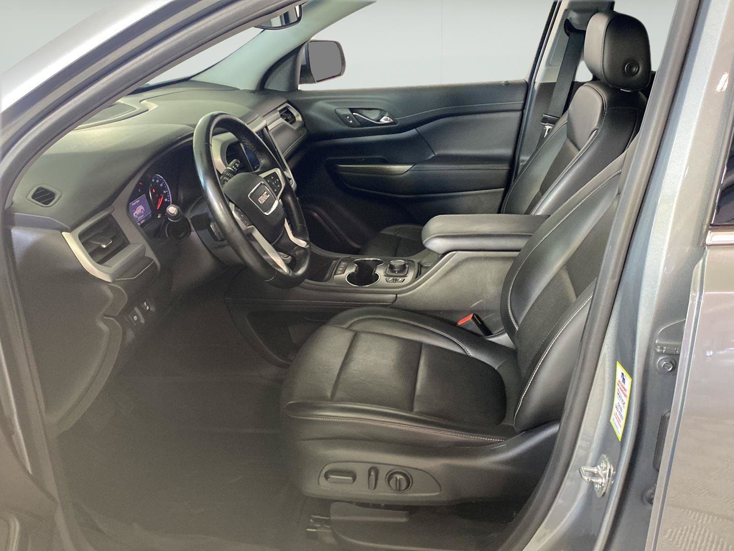 Certified 2023 GMC Acadia SLT w/ LPO, Floor Liner Package FWD image 12