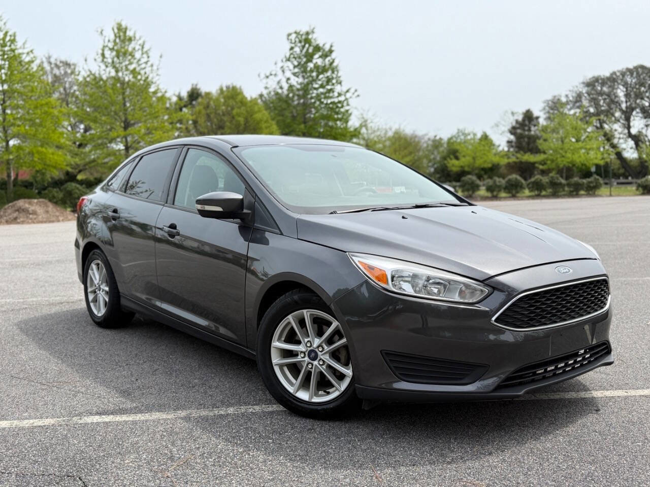 Used 2017 Ford Focus SE image 2