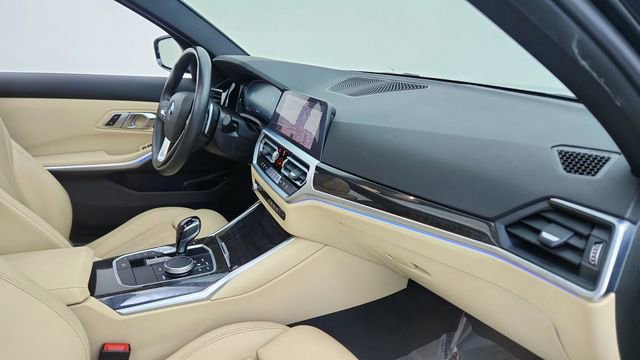 Used 2022 BMW 330i Sedan w/ Driving Assistance Package RWD image 20