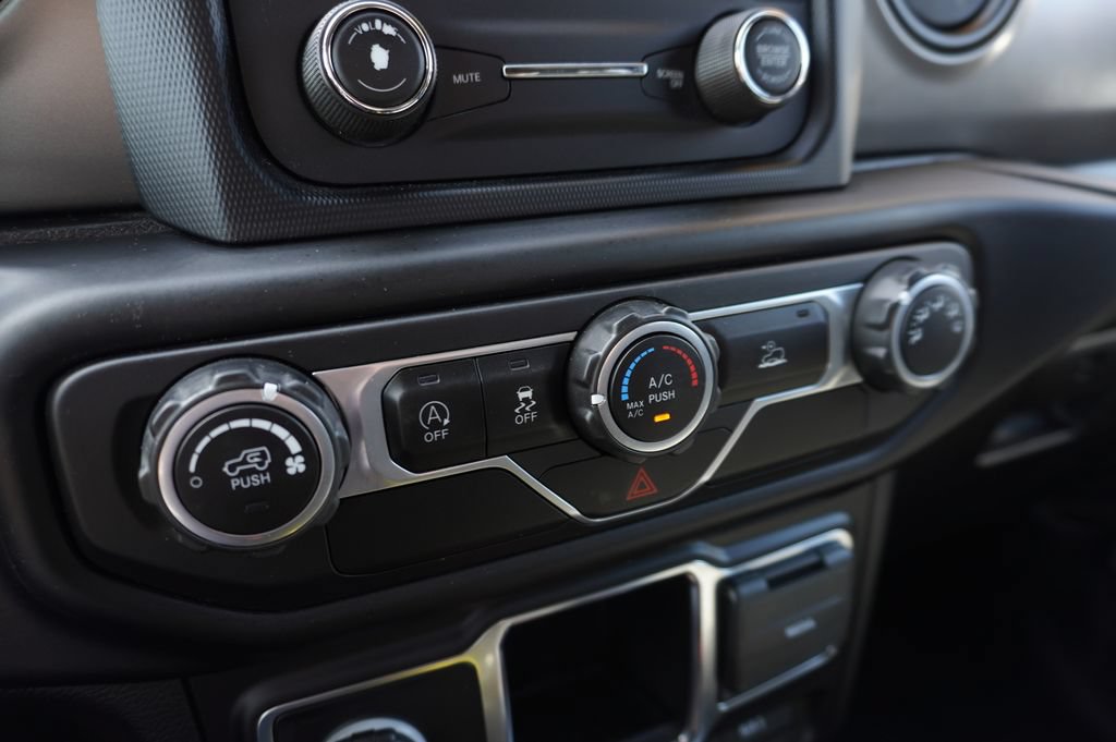 Used 2021 Jeep Gladiator Sport AWD/4WD image 17