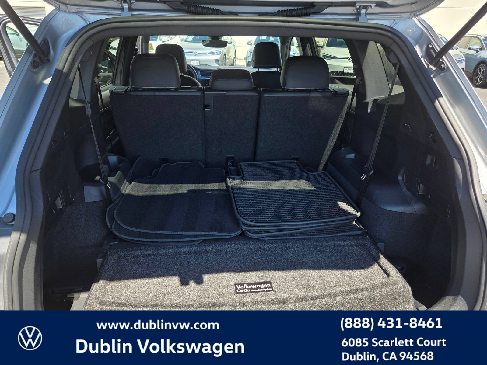 Certified 2023 Volkswagen Tiguan SE R-Line FWD image 23