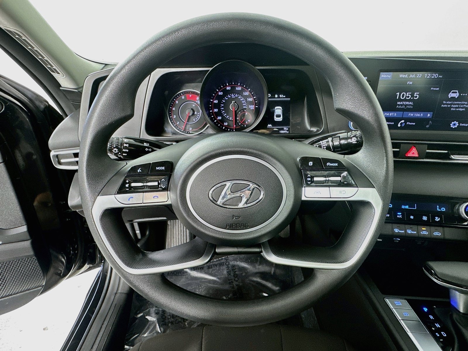 Used 2023 Hyundai Elantra SEL FWD image 11