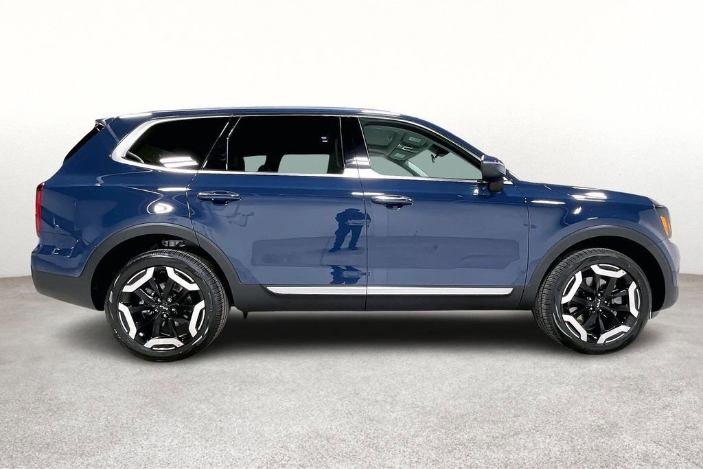 New 2025 Kia Telluride S image 16