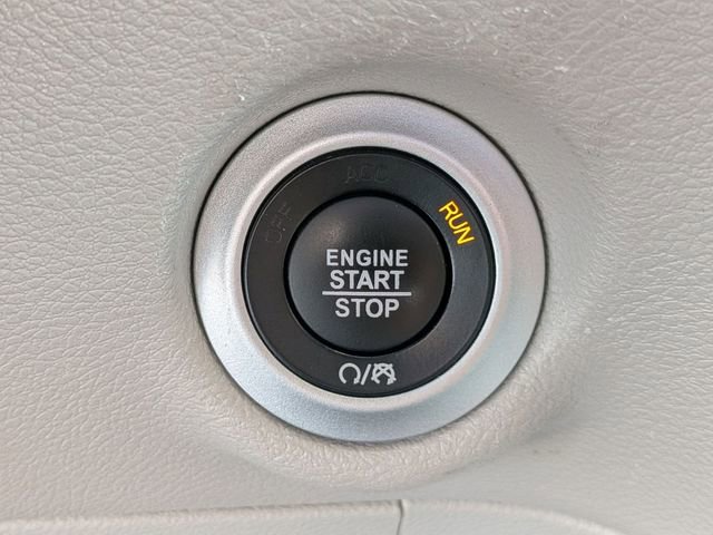 Used 2024 Chrysler Pacifica Touring-L FWD image 21