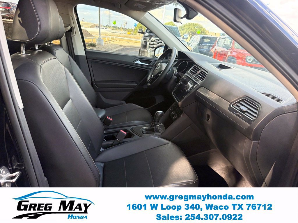 Used 2021 Volkswagen Tiguan SE w/ Panoramic Sunroof Package FWD image 29