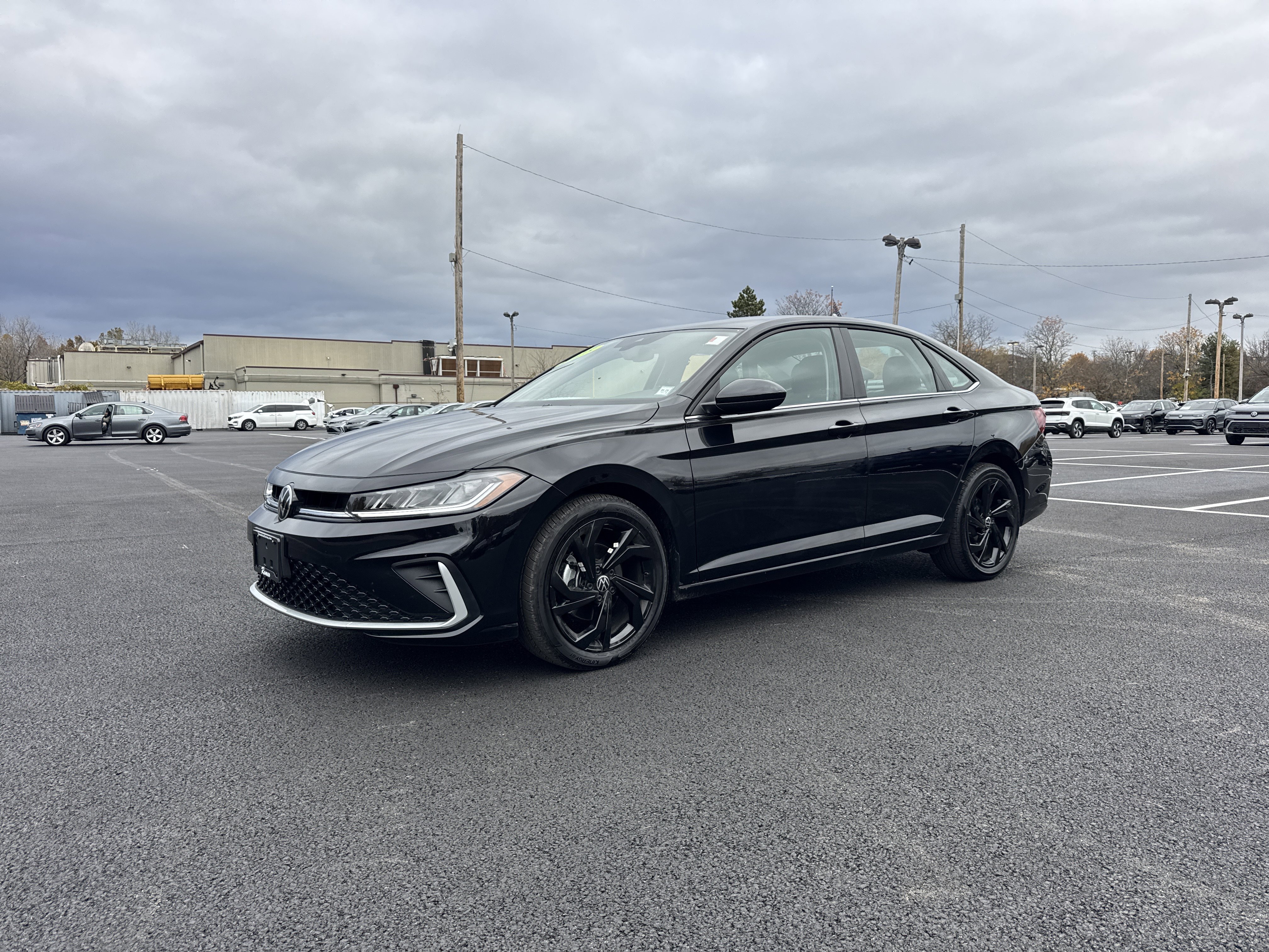 Used 2025 Volkswagen Jetta SE w/ Black Wheel Package