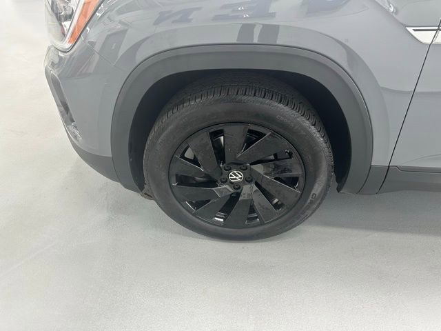 Used 2024 Volkswagen Atlas Cross Sport SE w/ Black Wheel Package AWD/4WD image 14