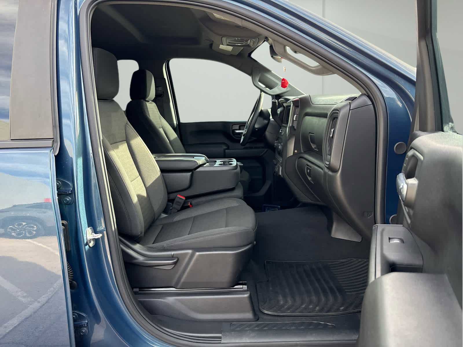 Used 2025 Chevrolet Silverado 2500 Custom w/ Custom Value Package image 18