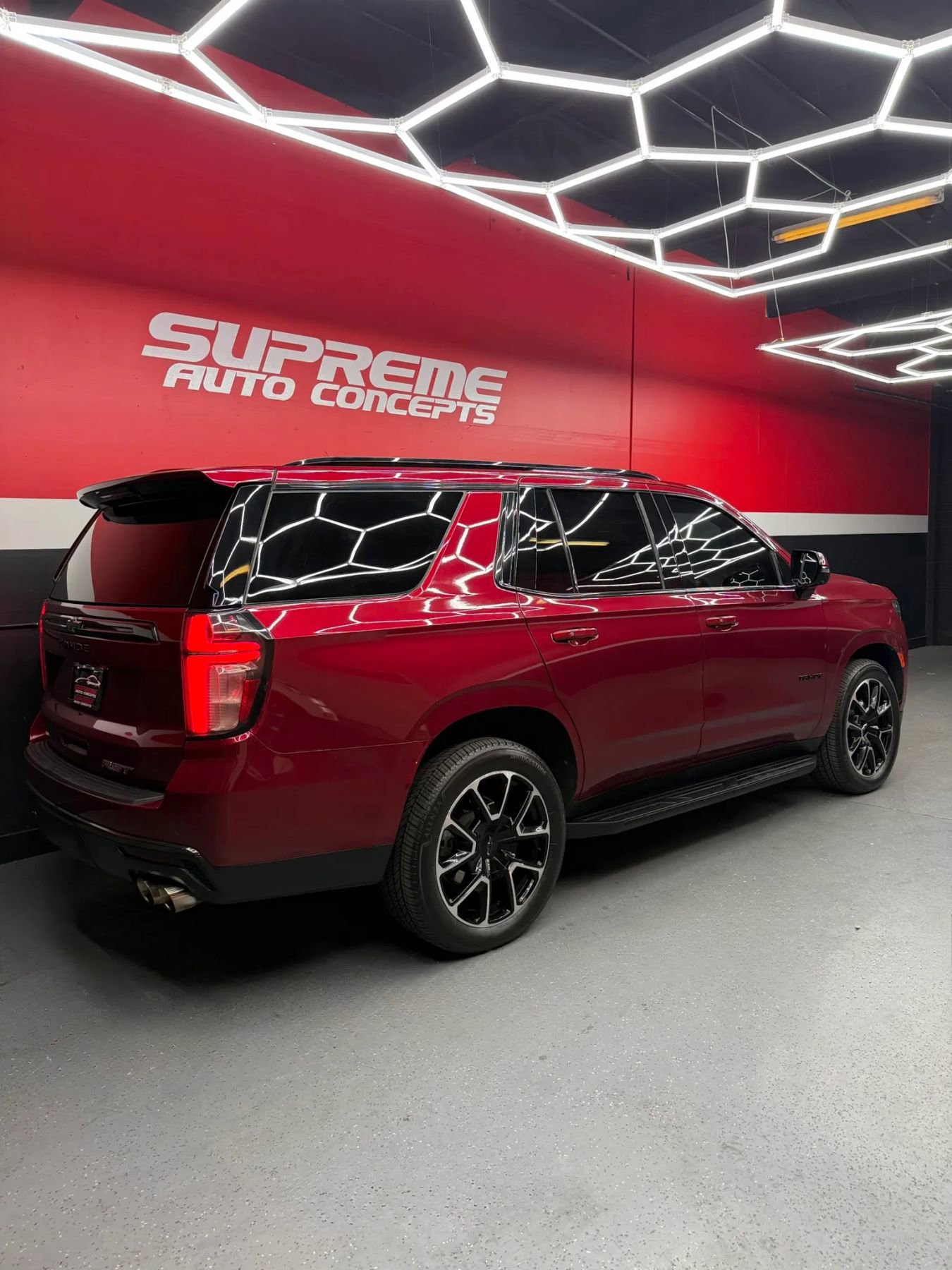 Used 2021 Chevrolet Tahoe RST w/ Luxury Package image 3