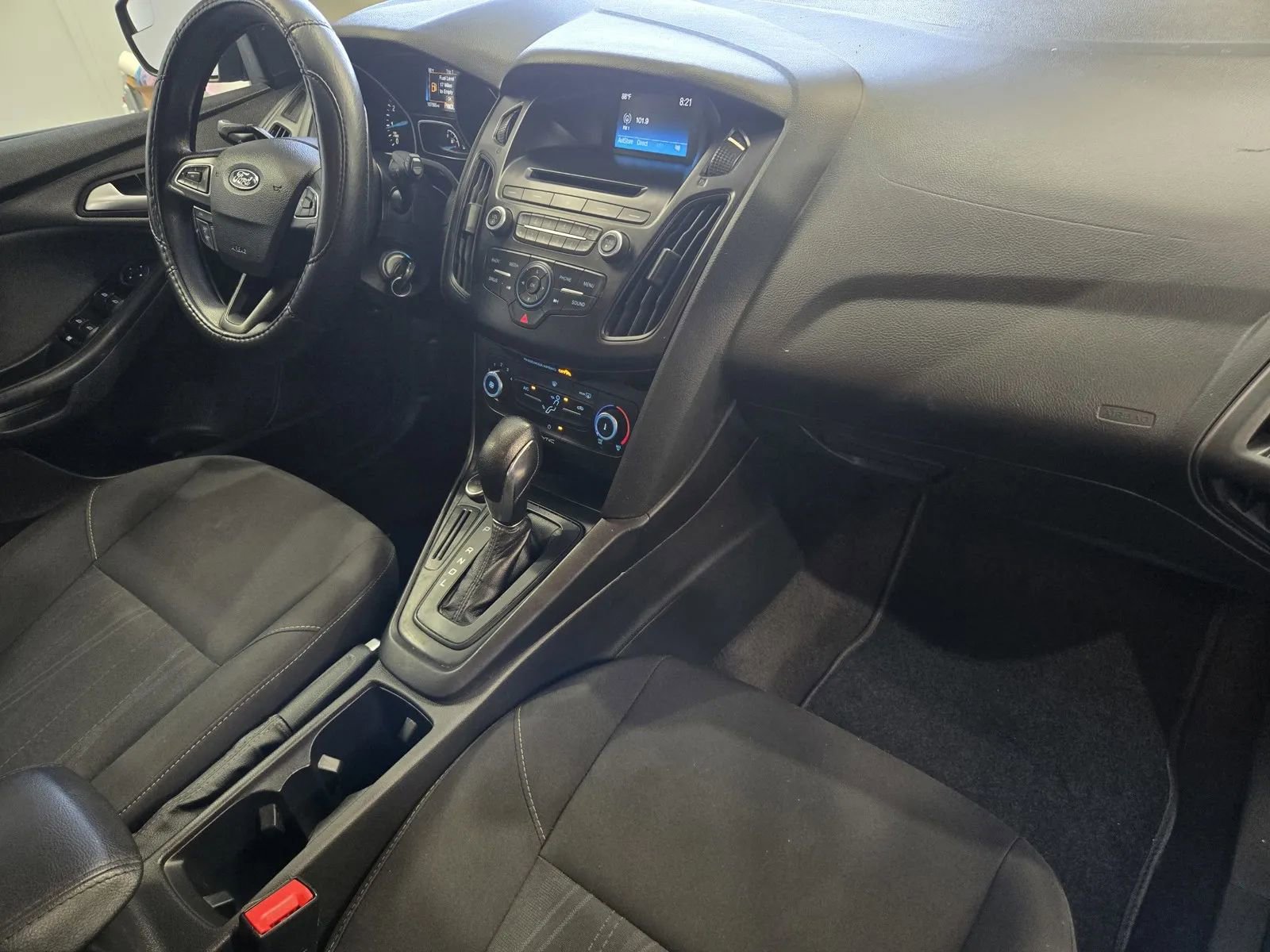 Used 2017 Ford Focus SE image 5