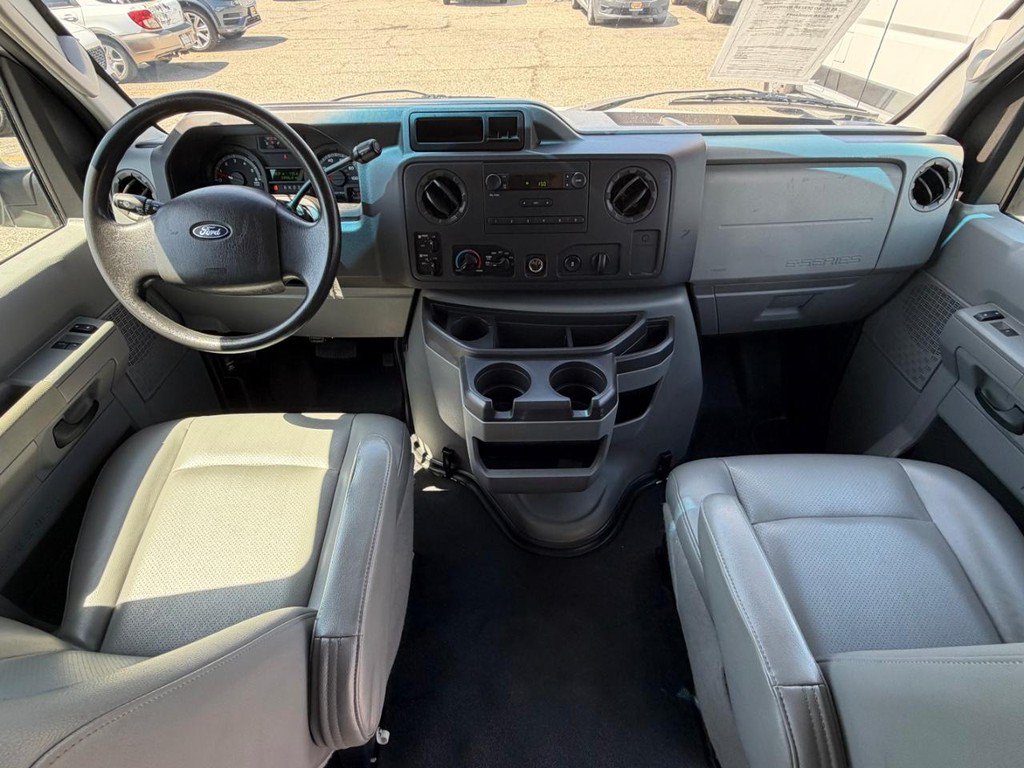 Used 2009 Ford E-350 and Econoline 350 Extended Wagon Super Duty RWD image 23