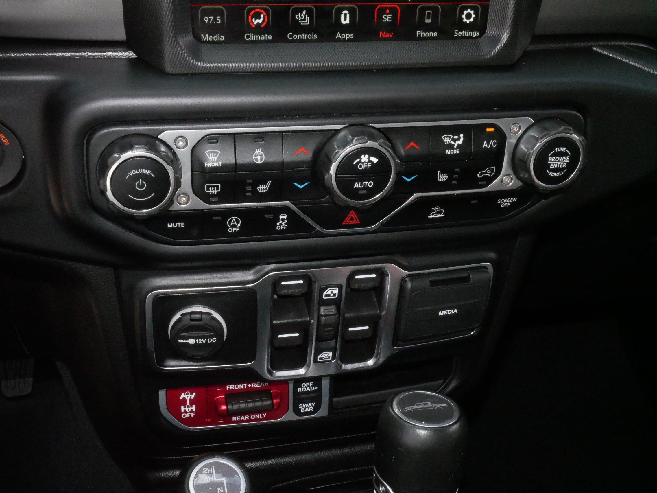 Used 2022 Jeep Gladiator Rubicon w/ Cold Weather Group AWD/4WD image 23
