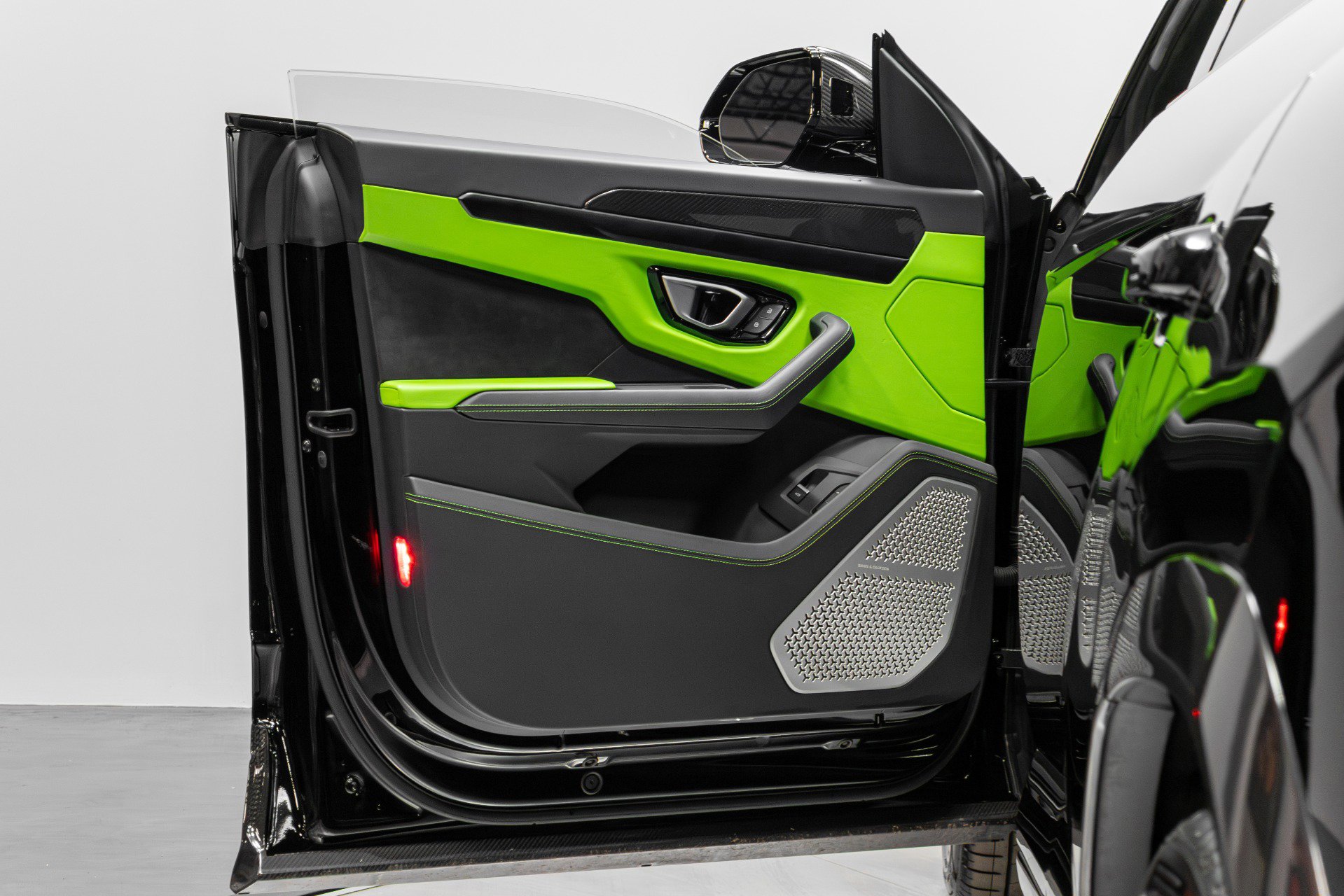 Used 2022 Lamborghini Urus image 61