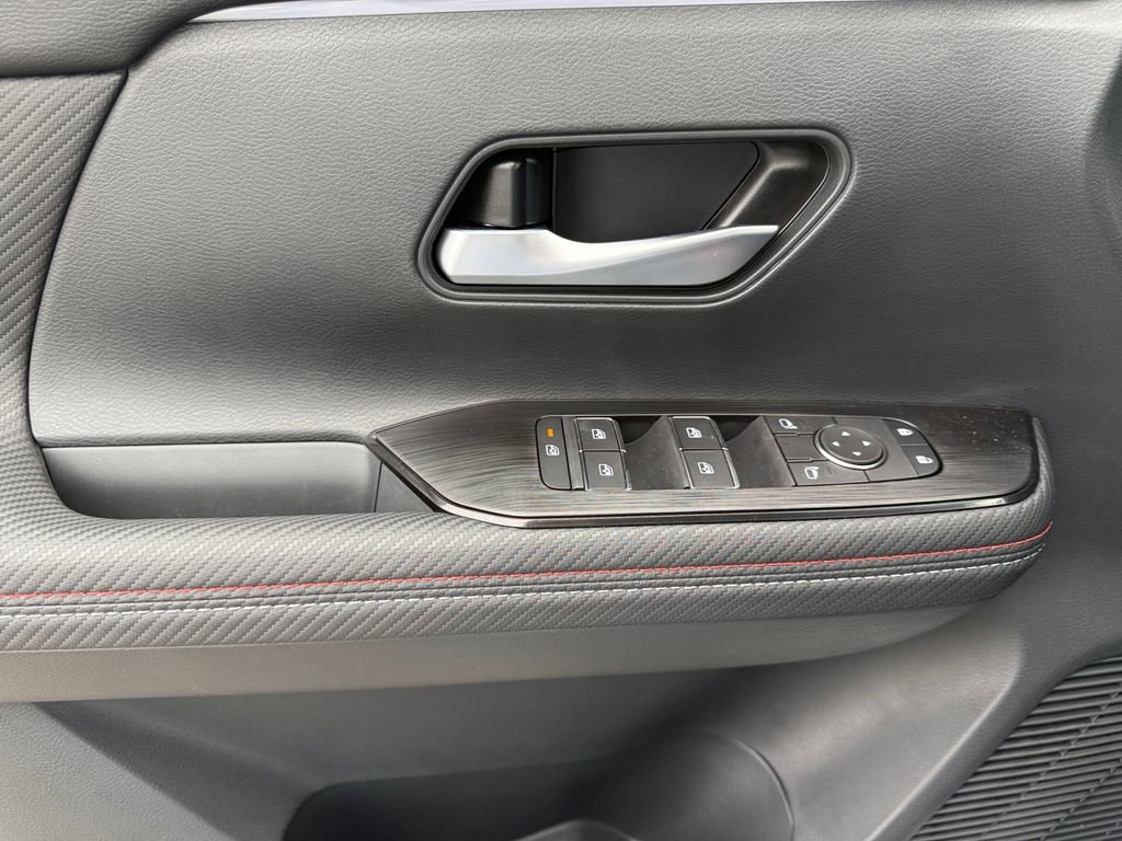 New 2026 Nissan Kicks SR w/ Cold Weather Package image 28