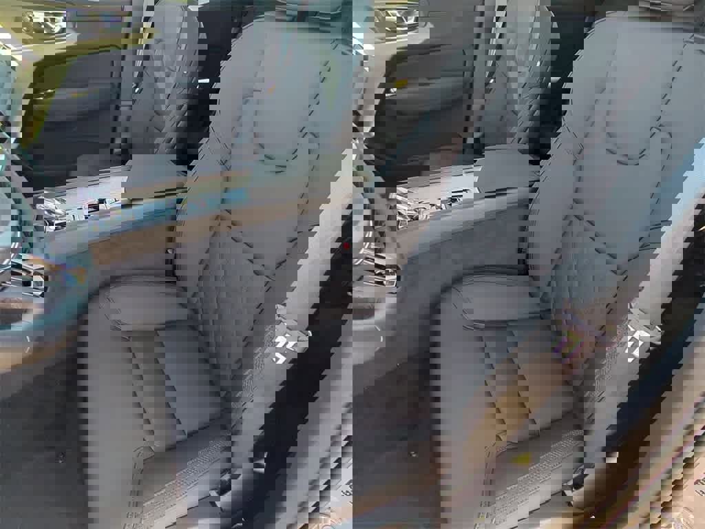 New 2026 Volvo XC60 B5 Plus w/ Protection Package Premier image 15