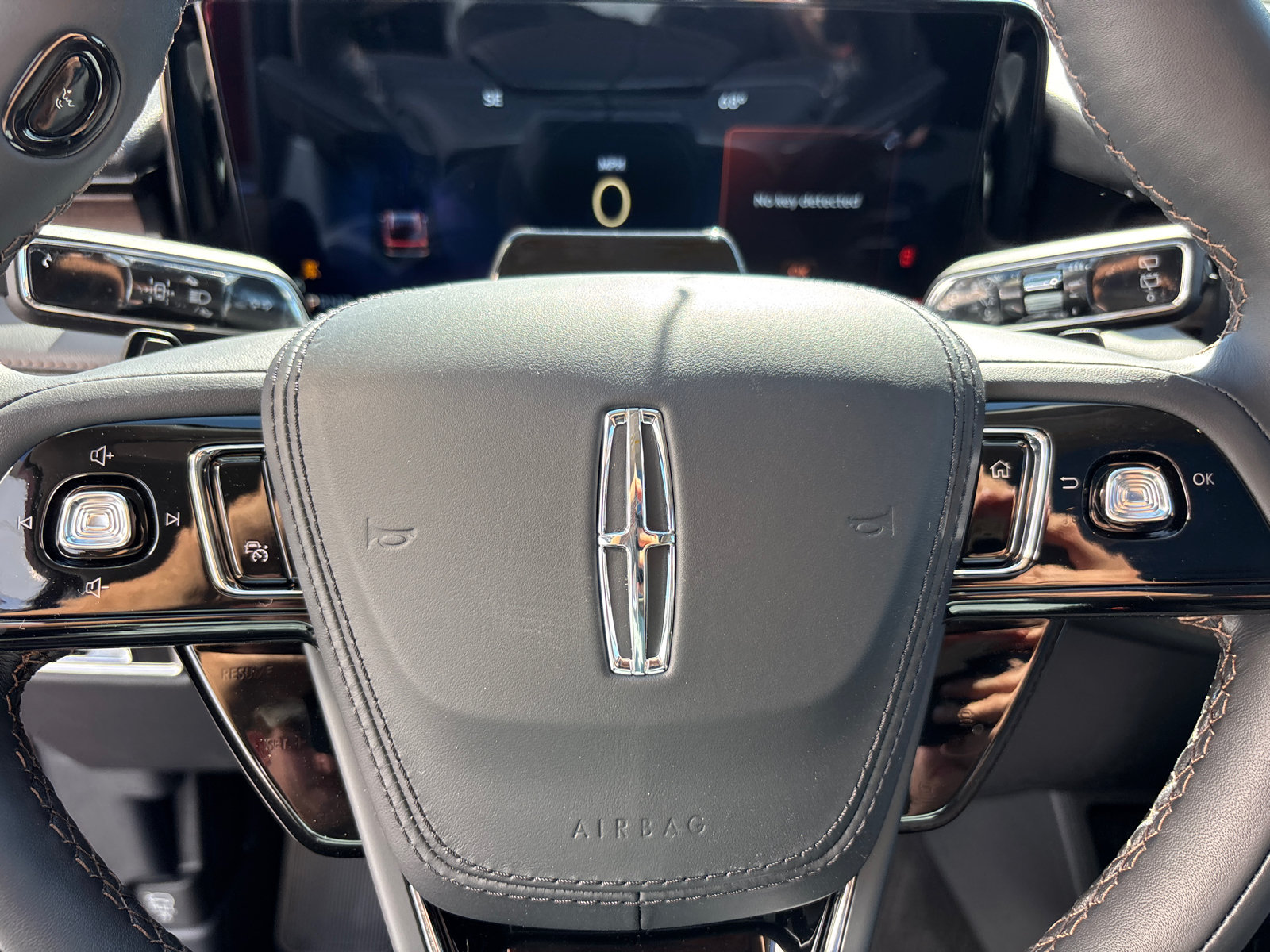New 2026 Lincoln Aviator Reserve w/ Jet Appearance Package AWD/4WD image 15