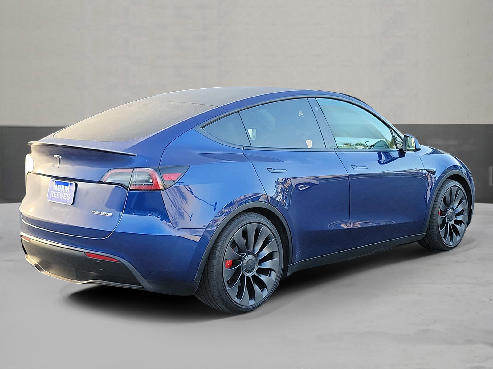Used 2023 Tesla Model Y Performance AWD/4WD image 2