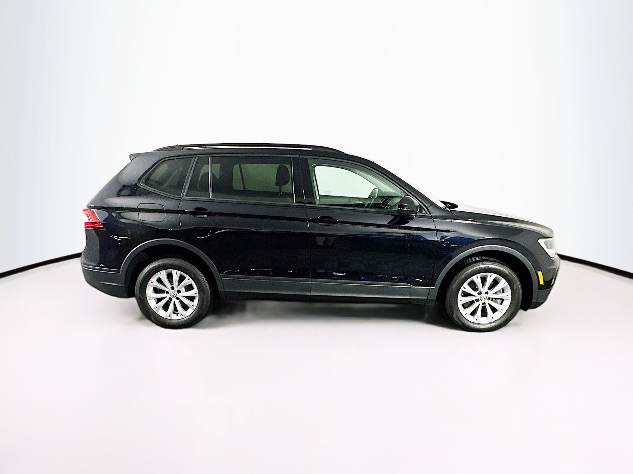 Used 2020 Volkswagen Tiguan S image 10