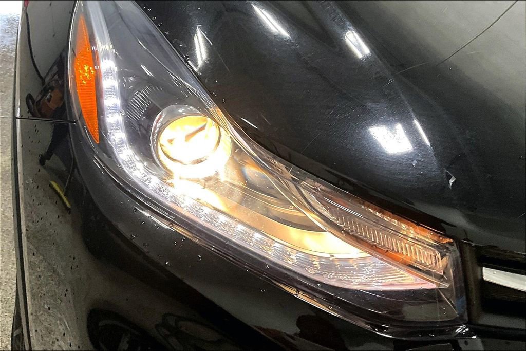 Used 2019 Chevrolet Trax LT w/ LT Convenience Package image 29