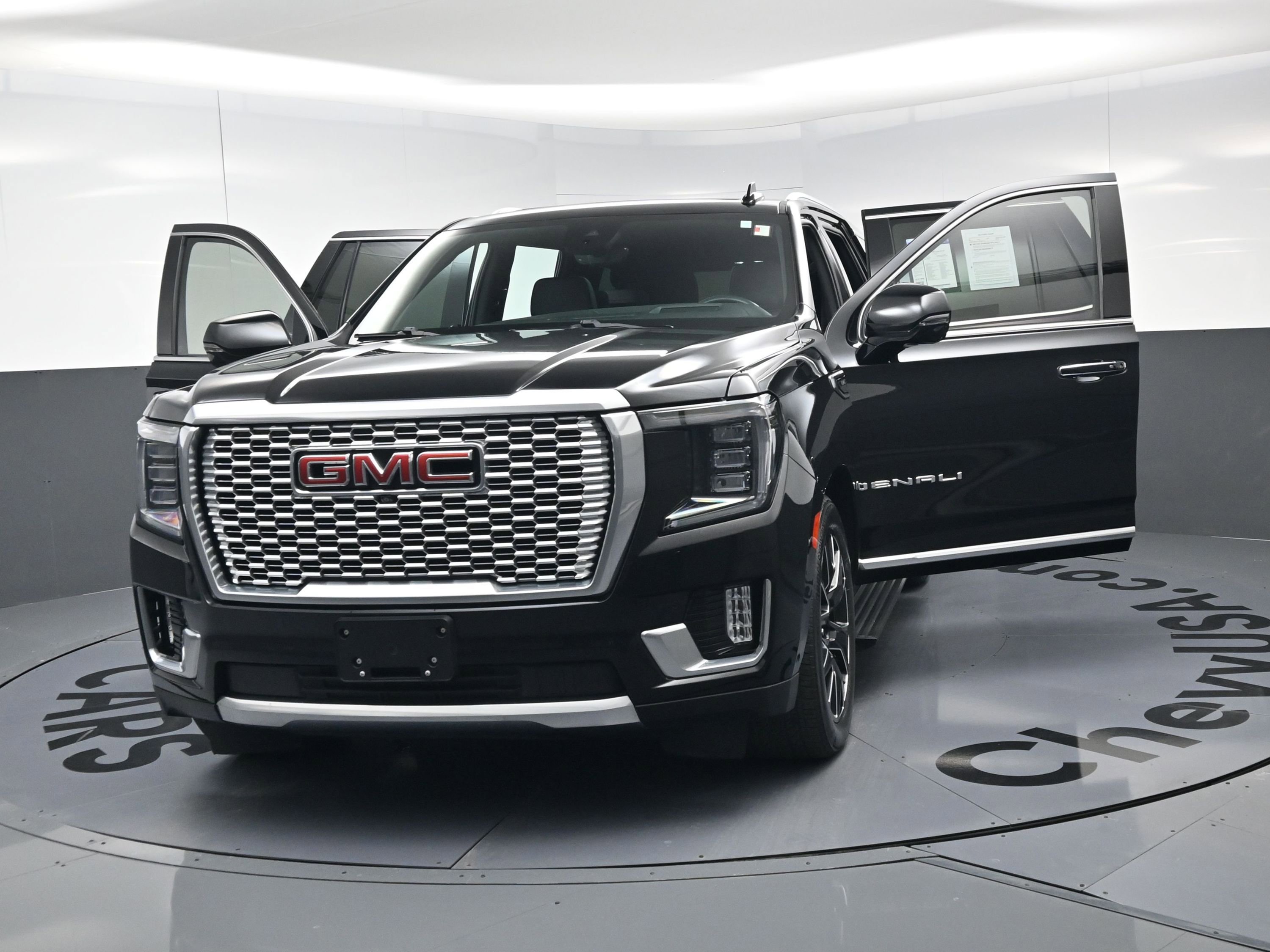 Used 2023 GMC Yukon Denali w/ Advanced Technology Package image 23