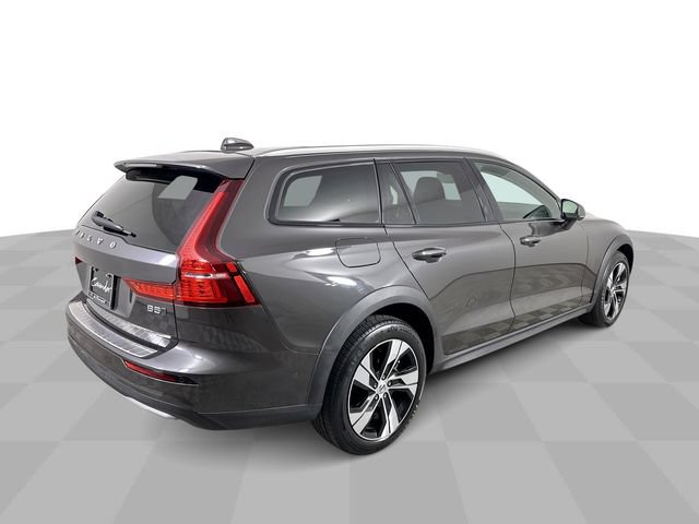Used 2024 Volvo V60 B5 Cross Country Plus AWD/4WD image 8