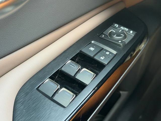 Used 2025 Lexus ES 350 Ultra Luxury w/ Accessory Package (Z2) FWD image 26