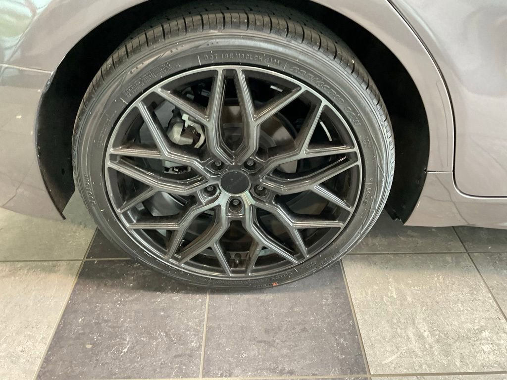Used 2022 Toyota Camry XSE FWD image 7