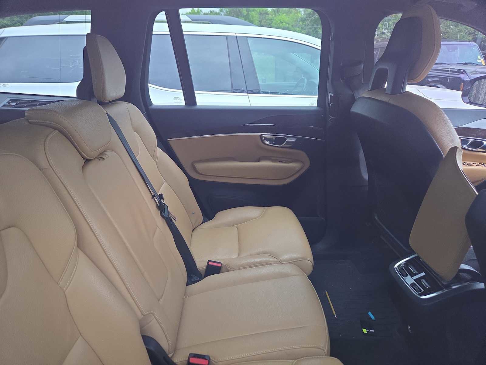 Used 2017 Volvo XC90 T6 Momentum w/ Vision Package AWD/4WD image 12